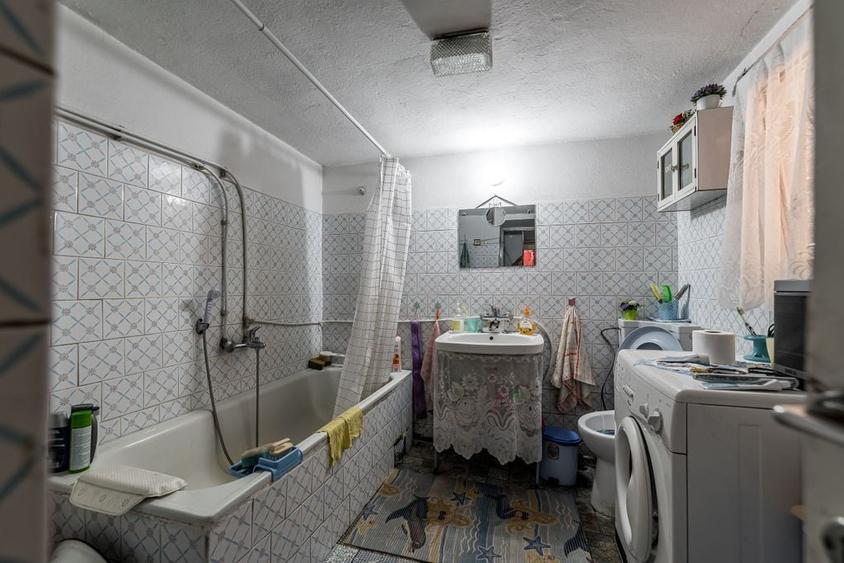 Casă cu 3 camere cu Teren 330 Mp în Central
