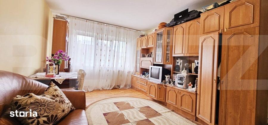 Apartament de vanzare, cu 3 camere, decomandat, 68mp, parter inalt - 5