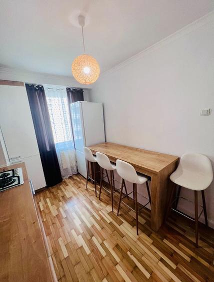 Apartament cu 2 camere decomandat în Craiter