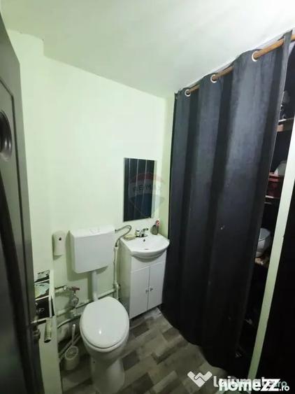 Apartament cu 4 camere decomandat în Mărăței