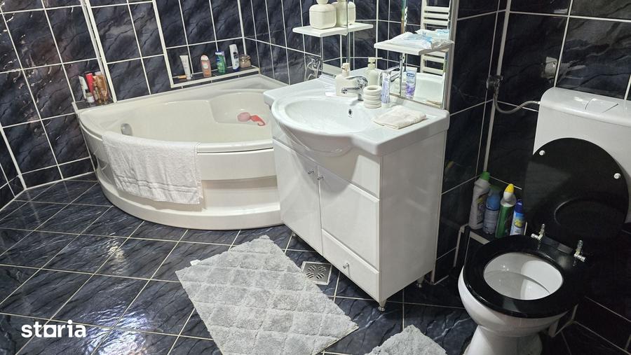 Apartament cu 3 camere decomandat în Dorobanți