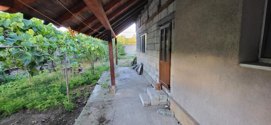 Casă individuală cu 3 camere cu Canalizare în Central
