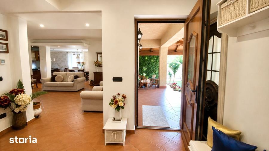 Casă cu 9 camere cu Teren 600 Mp în Sânmartin