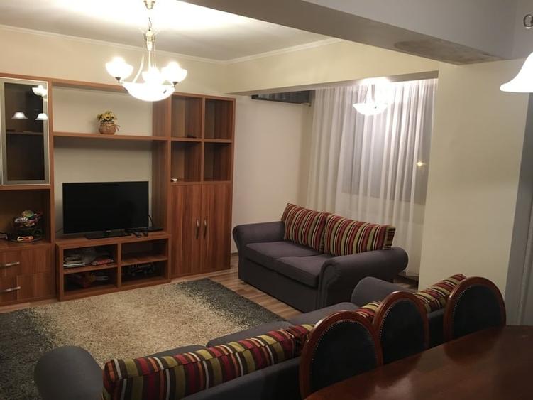 Apartament cu 3 camere decomandat în Ghencea