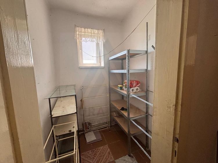 Casă individuală cu 3 camere cu Canalizare în Central