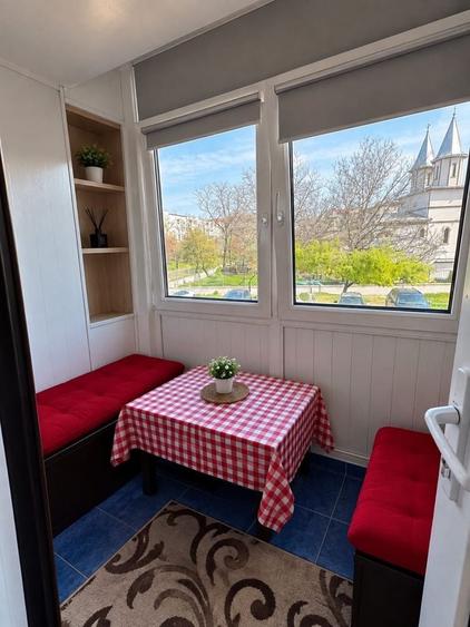 Apartament cu 4 camere decomandat în Exterior Vest