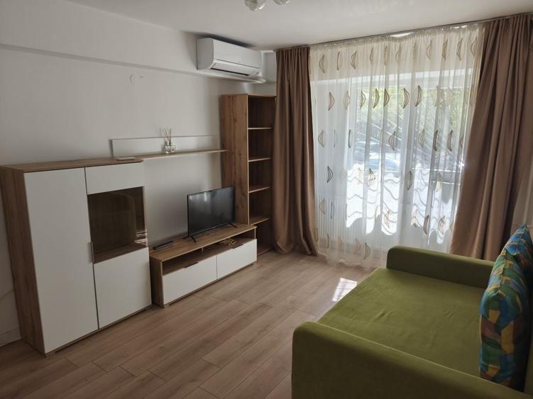 Vand Apartament 2 Camere Decomandat Ultracentra Zona Ramada l - 1