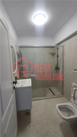 Apartament cu 3 camere semidecomandat în Fundeni