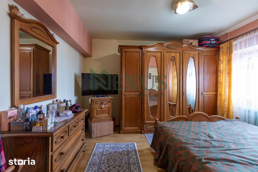 Apartament cu 3 camere decomandat în Cornișa