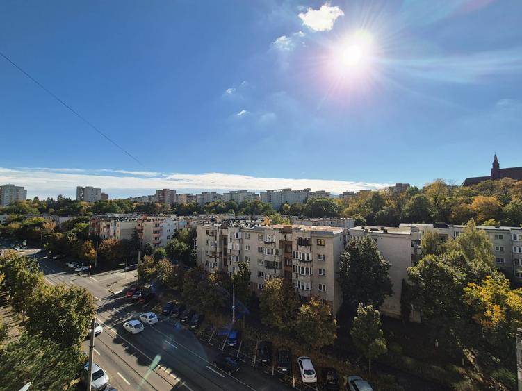 Apartament cu 3 camere decomandat, mobilat în Plopilor
