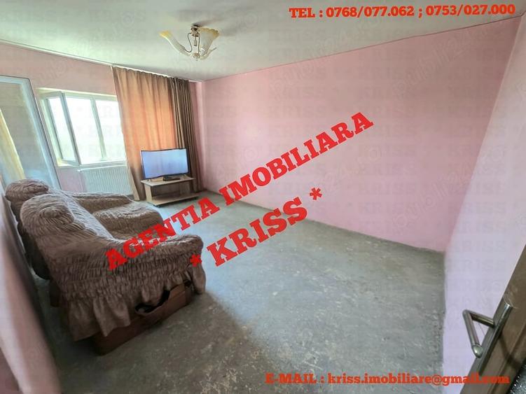 Apartament cu 3 camere decomandat în Craiovei
