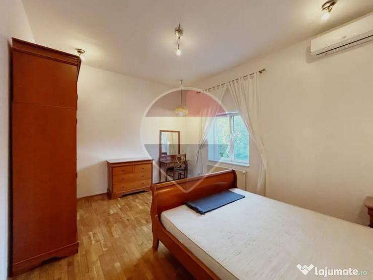 Apartament cu 3 camere semidecomandat în Primăverii