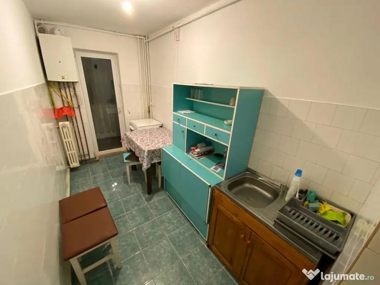 Inchiriez apartament 3 camere - 2