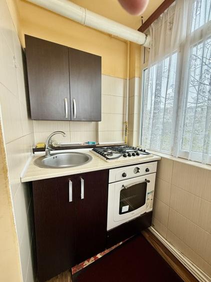 Apartament cu 2 camere decomandat, mobilat în Far