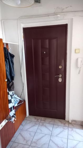 Apartament cu 2 camere semidecomandat în Dacia
