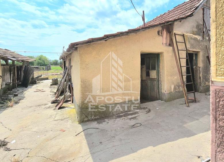 Casă cu 2 camere cu Canalizare în Central