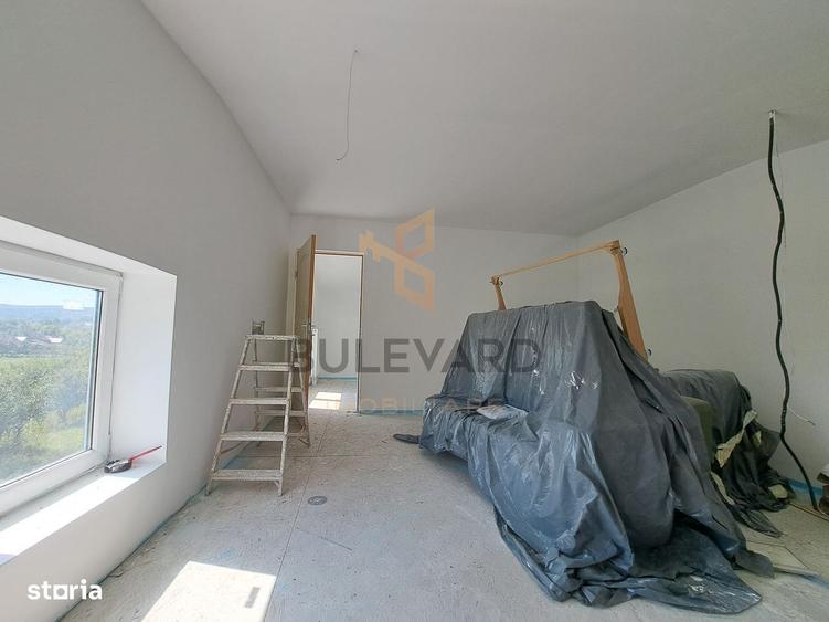 Casă cu 4 camere în Zimbor