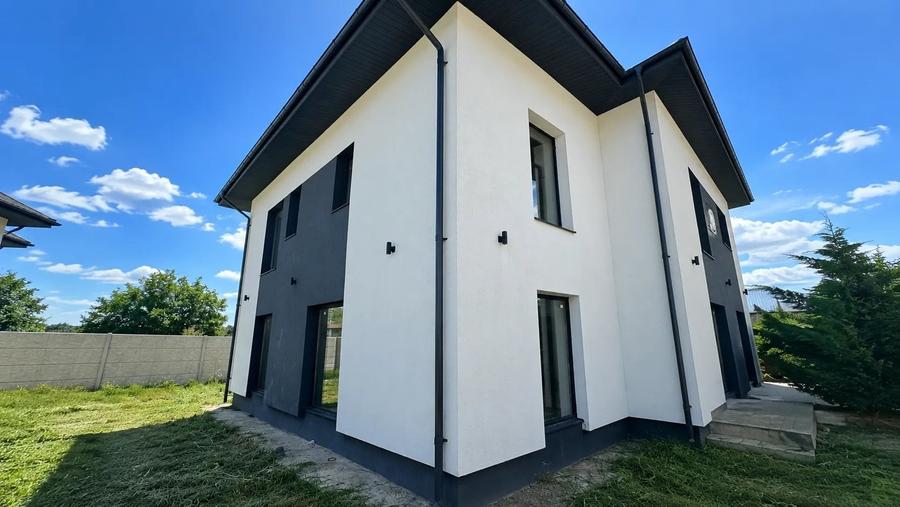 Casă individuală cu 4 camere cu Teren 200 Mp în Tunari