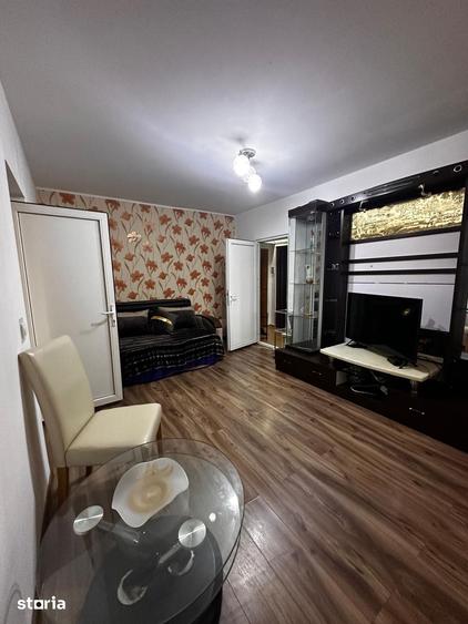 Apartament cu 2 camere semidecomandat în Calea București