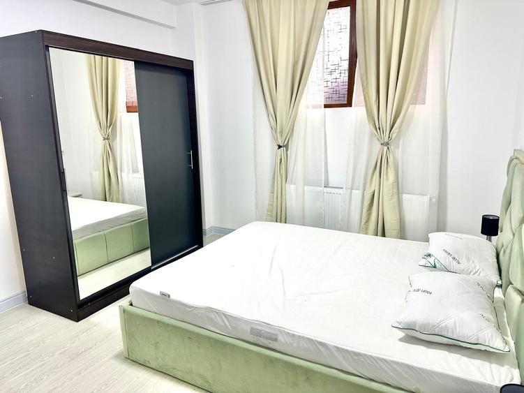 Apartament cu 3 camere semidecomandat, mobilat în Bucureștii Noi