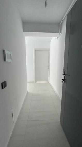 Apartament cu 3 camere semidecomandat în Albert