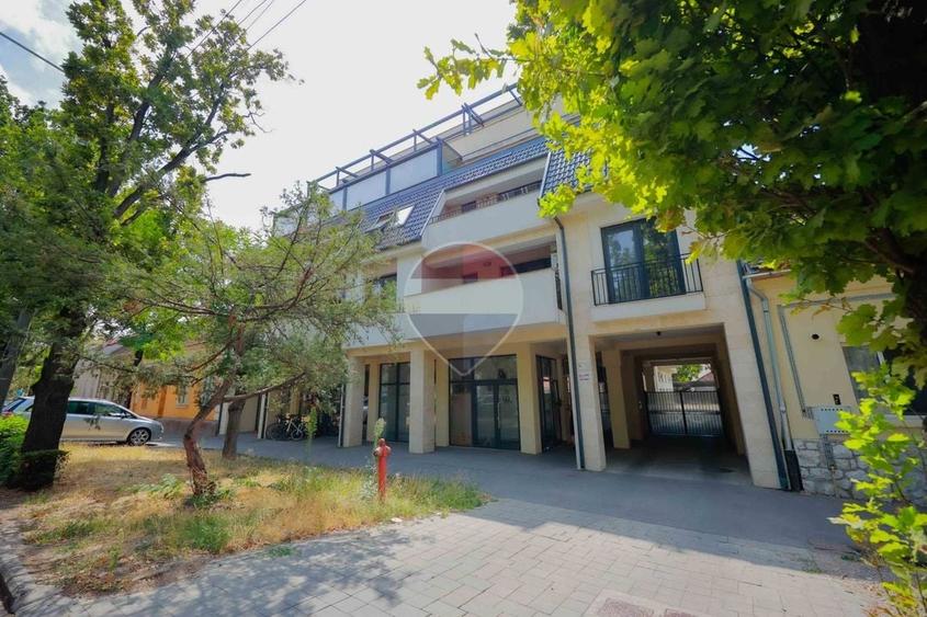 Apartament cu 2 camere decomandat, mobilat în Ultracentral