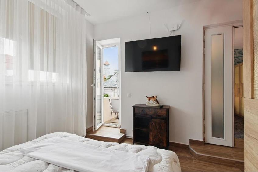 Apartament cu 3 camere semidecomandat în Titulescu