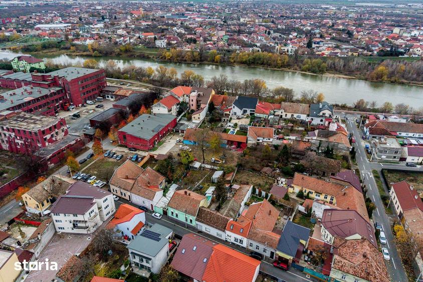 Casă cu 4 camere cu Teren 752 Mp în Malul Mureșului