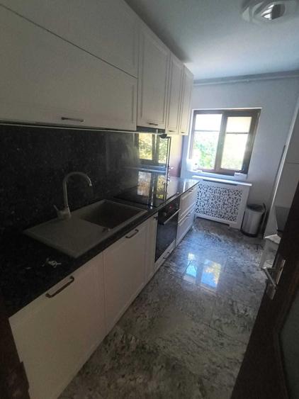 Apartament cu 3 camere decomandat în Aeroport