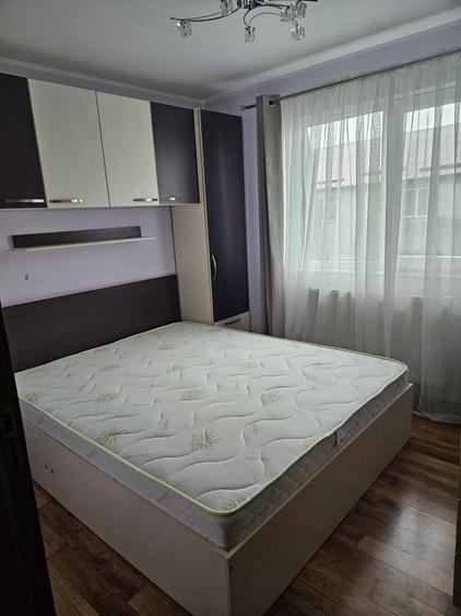 Apartament cu 3 camere semidecomandat în George Enescu
