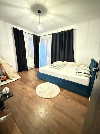 Apartament cu 3 camere semidecomandat, mobilat în Florești