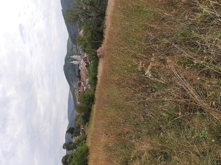 Teren de 4700 mp, în Central