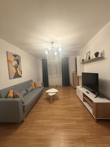 Apartament cu 2 camere decomandat în Micro 17