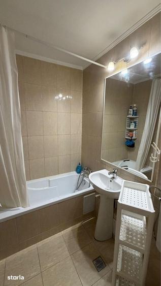 Apartament cu 3 camere, mobilat în Unirii