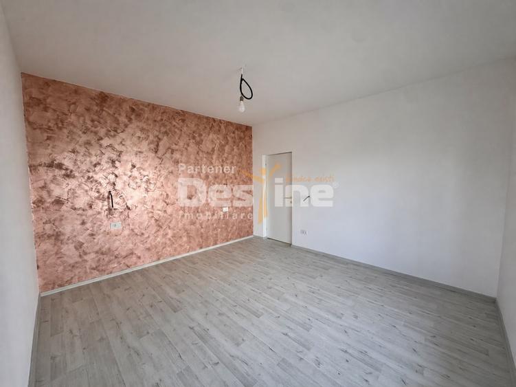 Casă individuală cu 4 camere cu Canalizare în Deal
