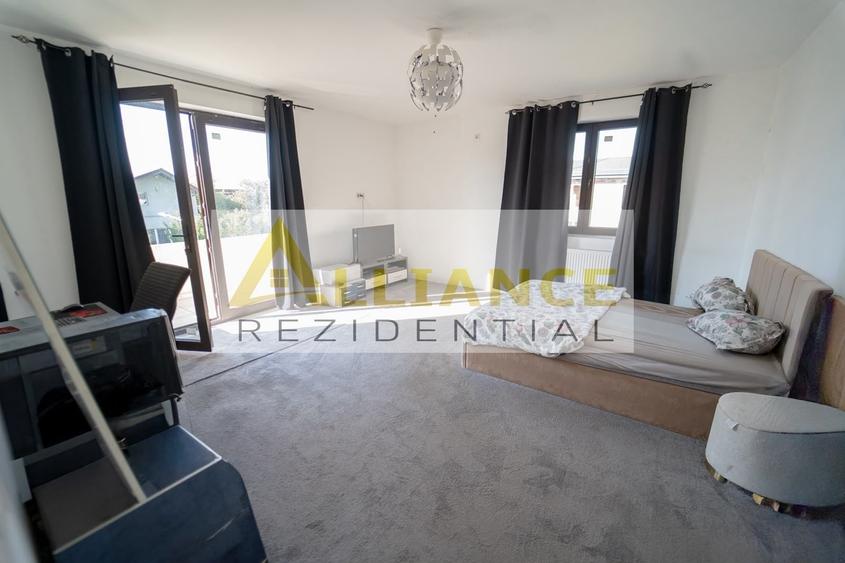 Casă individuală cu 5 camere cu Canalizare în Berceni