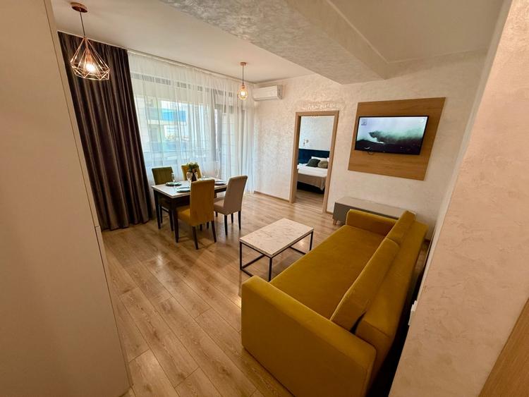 Apartament cu 4 camere decomandat, mobilat în Central