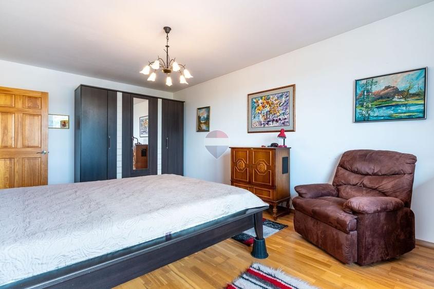 Duplex cu 5 camere cu Teren 512 Mp în Florești