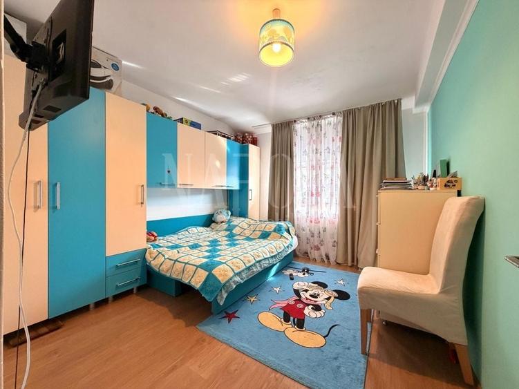 Apartament cu 3 camere semidecomandat în Florești