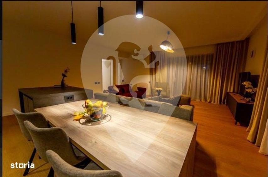 Apartament cu 4 camere, mobilat în Central