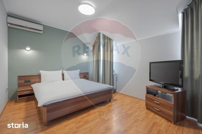 Casă cu Teren 5375 Mp în Sânmartin