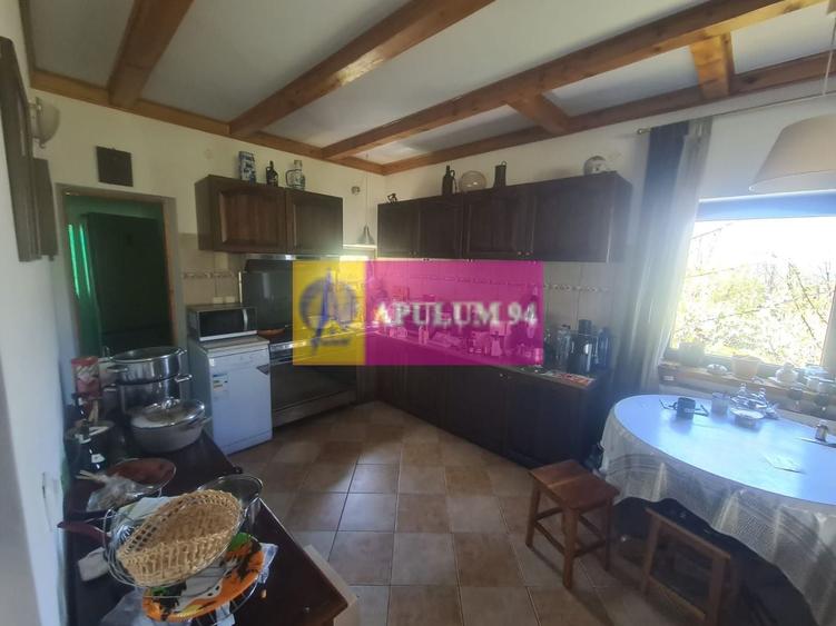 Casă individuală cu 5 camere cu Canalizare în Ghioșești