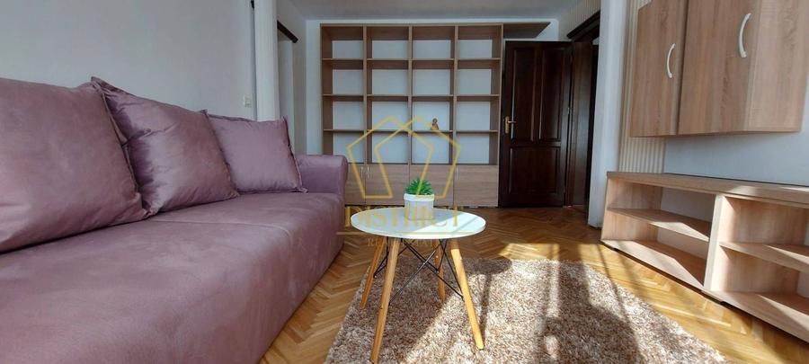 Apartament cu 3 camere semidecomandat, mobilat în Complex Studențesc