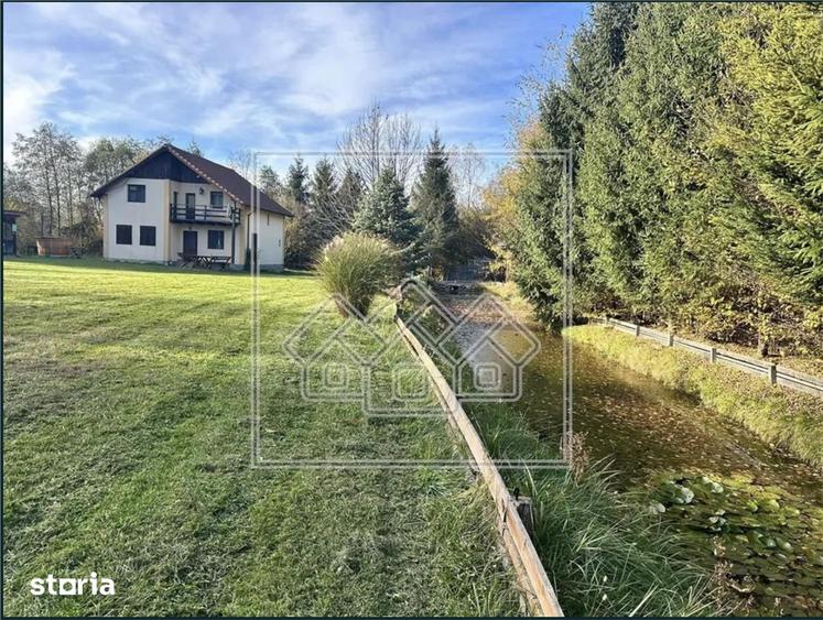 Casă cu 5 camere cu Teren 3400 Mp în Porumbacu de Jos