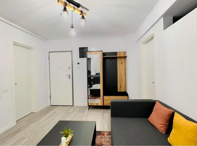 Apartament cu 2 camere semidecomandat în 13 Septembrie