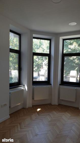 Casă cu 6 camere cu Teren 300 Mp în Dorobanți