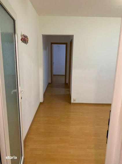 Apartament cu 3 camere, mobilat în Carrefour