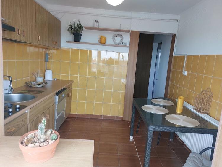Apartament cu 2 camere decomandat în Craiter