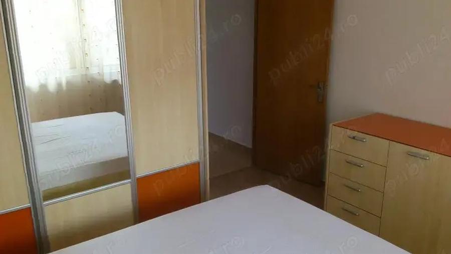 Apartament cu 3 camere semidecomandat în Colentina