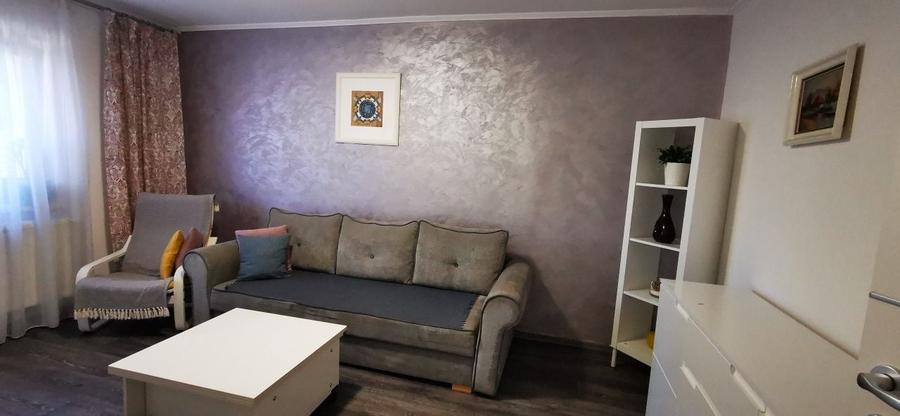 Apartament cu 2 camere decomandat în Tractorul
